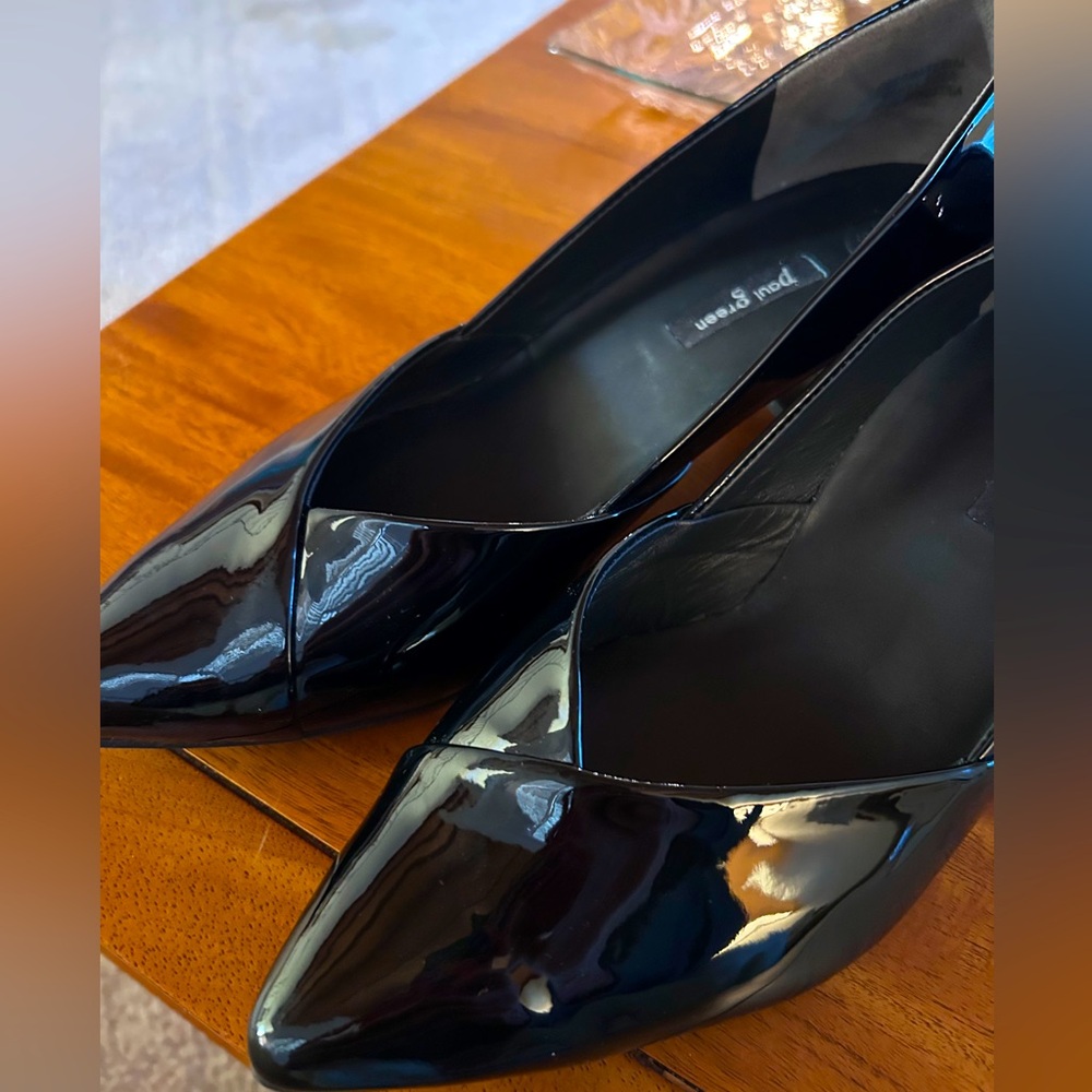 NWOT Paul Green Rendi, Soft Black Patent, Pointed Toe, Low Heel Pump, 8.5